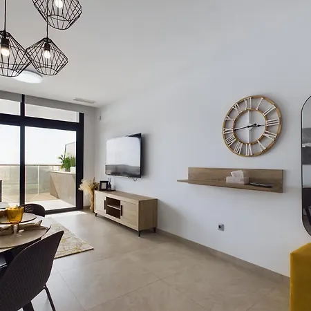 Sunset Cliffs Yellow Apartment *